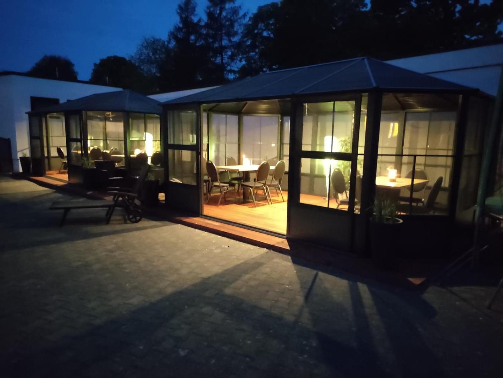 Bennetts Restaurant Und Hotel Wittingen Exterior photo