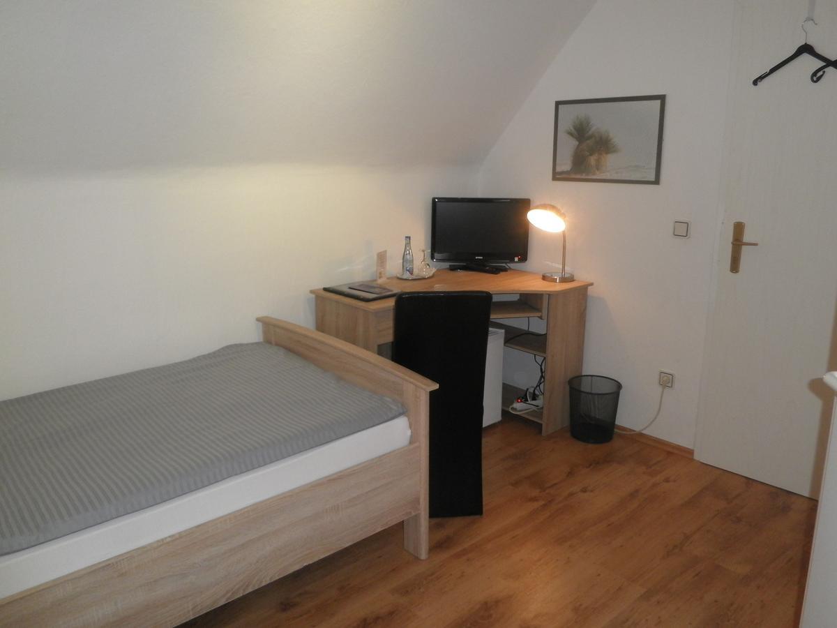 Bennetts Restaurant Und Hotel Wittingen Room photo